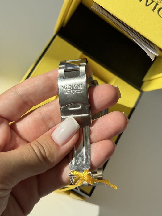 Швейцарський годинник invicta