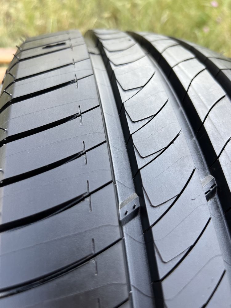 235/60/17с Michelin Agilis Plus 235/60 R17C 117/115R