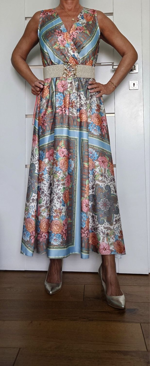 OBNIŻKA - Sukienka maxi w kwiaty rozmiar uniwersalny