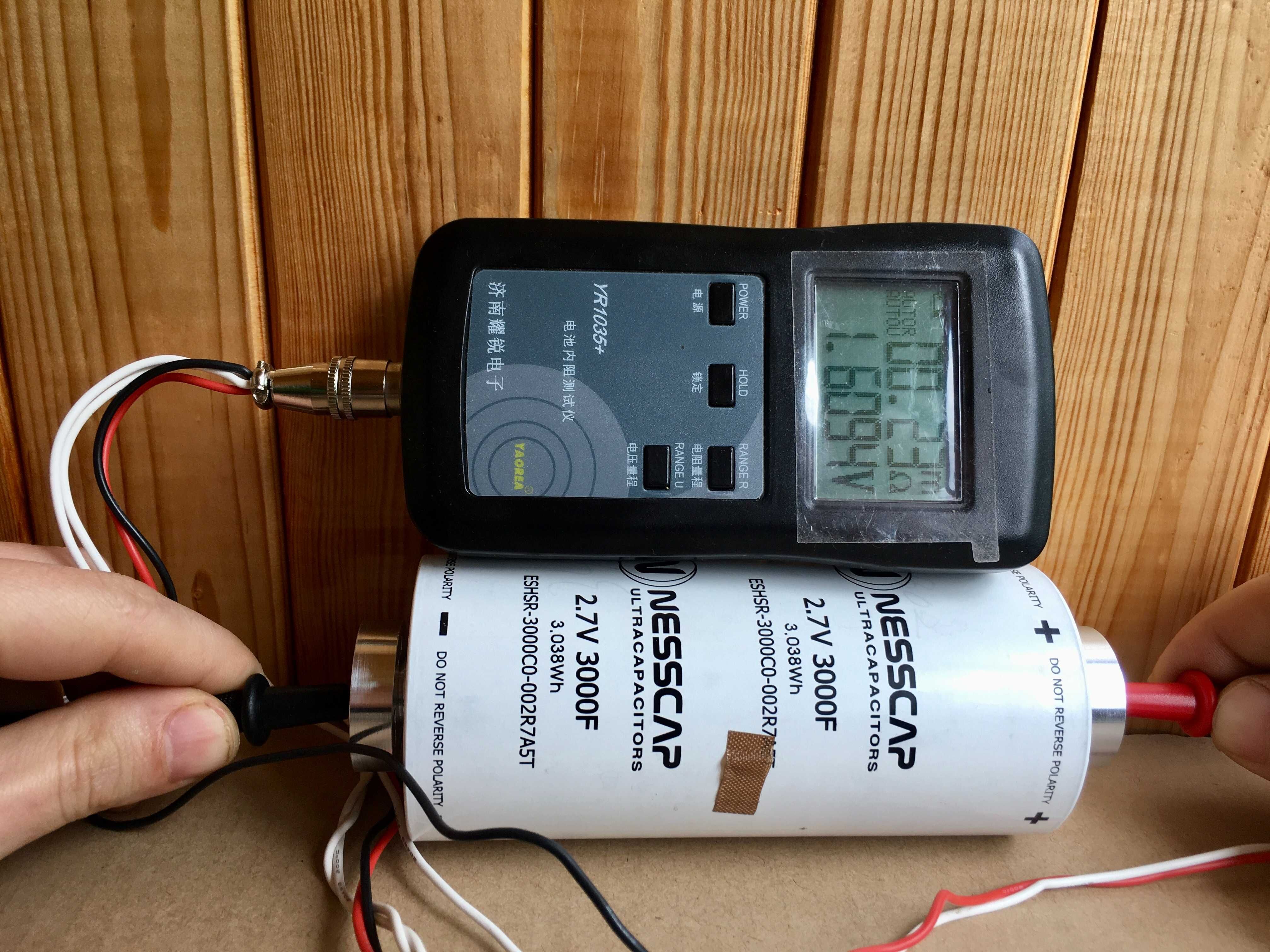 Суперконденсатор (ионистор) 2.7В 3000Ф NESSCAP 2.7V 3000F