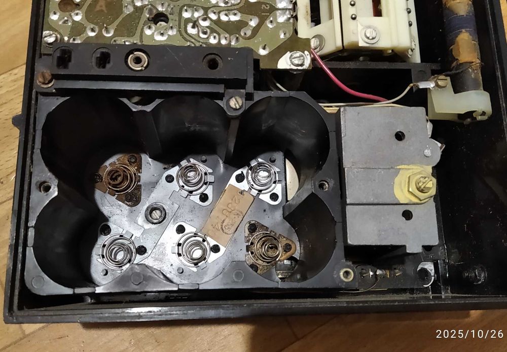 Розборка VEF 202. На запчастини. Радіозапчастини. Радіодеталі.