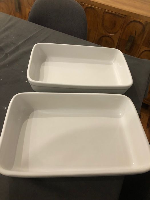 2 Travessas/ tabuleiros de forno