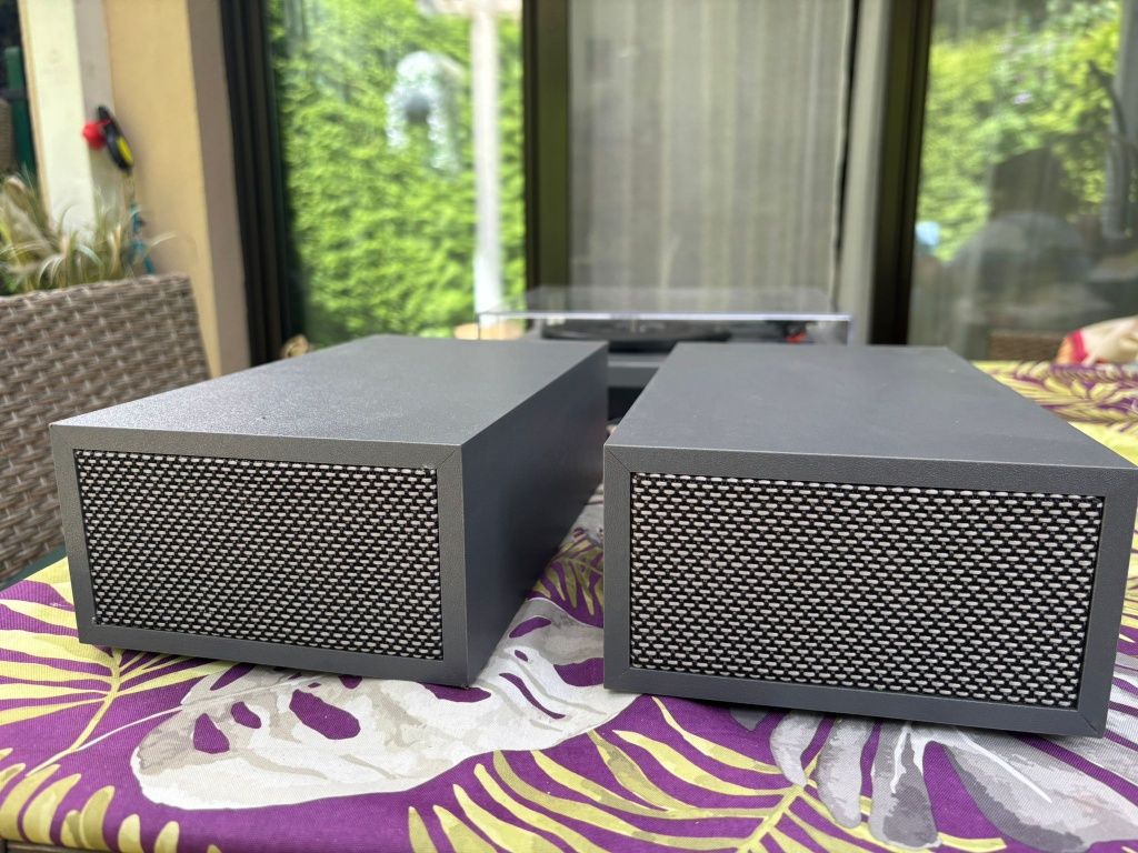 Gramofon Fenton srebrny z głośnikami i Bluetooth