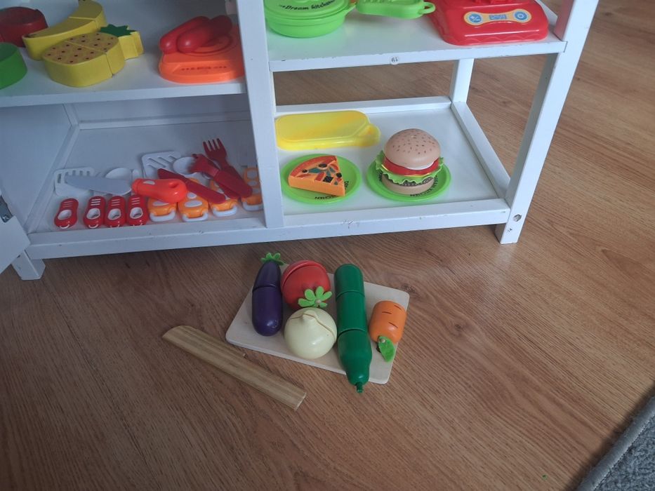 Kuchnia dla dzieci plus mikrofalówka i dużo akcesoriów