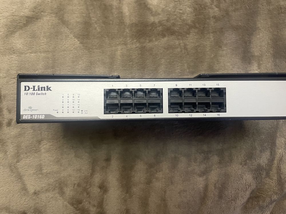 Комутатор D-Link DES-1016D 16xFE, Некерований