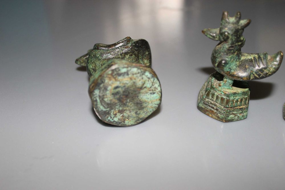 Odważniki do ważenia opium. Daleki Wschód, początek XVIII wieku.