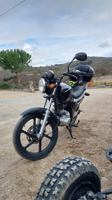Sym-125 do ano de 2010