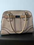 Guess Torebka do ręki handbag twarda oryginalna kuferek pudrowy róż