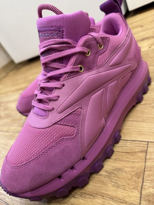 Жіночі кросівки нереально круті