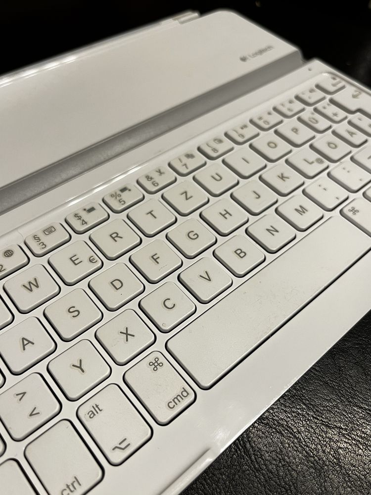 Logitech BT Ultrathin Keyboard Cover Y-R0032 do iPad Air