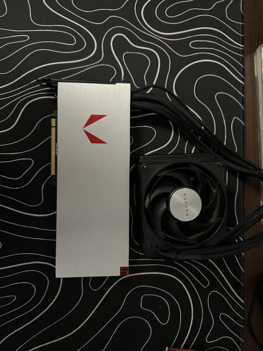 ТЕРМІНОВО Продам відеокарту rx vega 64 на водяному охолоджіні