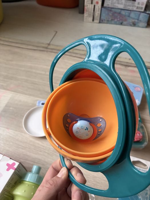 Tigela giratoria com tampa antiqueda antiderramar