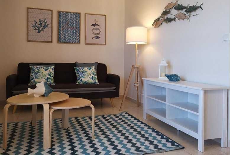 Móvel branco para sala ou tv