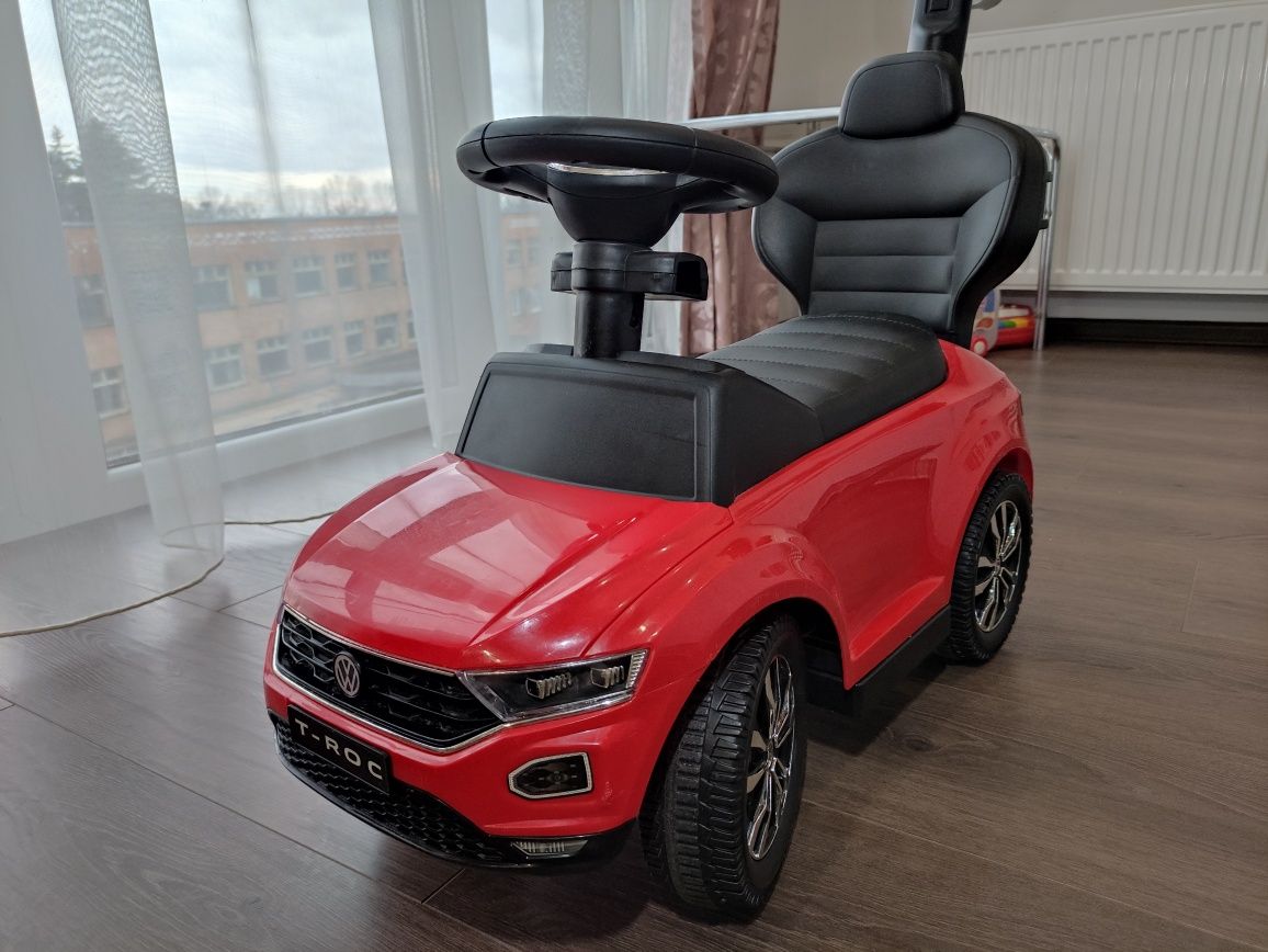 Машинка каталка толокар Caretero (Toyz) VW T-Roc с родительской ручкой