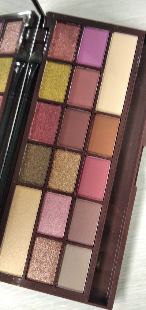 Makeup Revolution Chocolate Rose Gold paleta