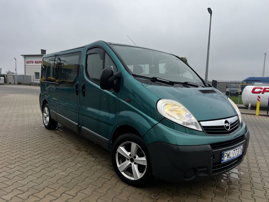Opel Vivaro 9 osobowe 2007 r webasto Klimatyzacja LONG