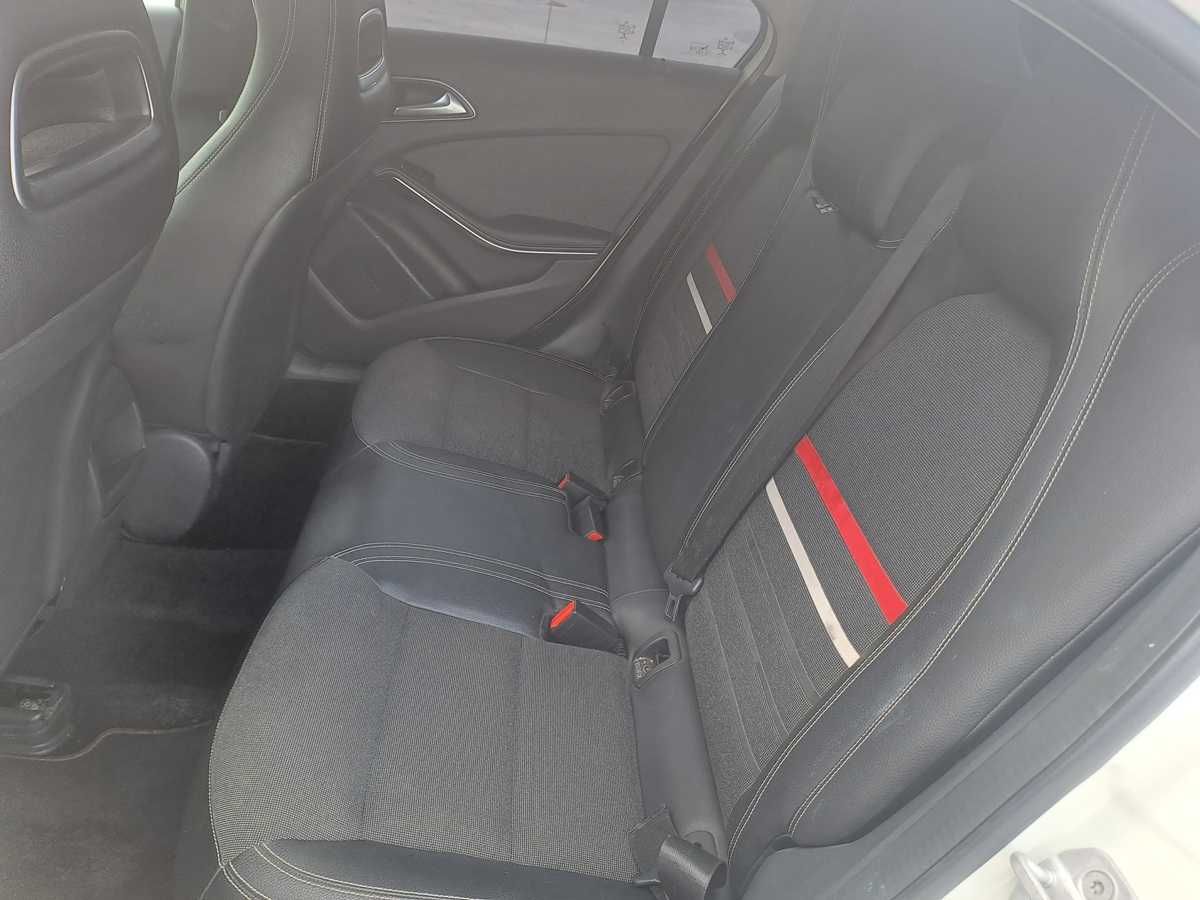 Mercedes A180d, 2013