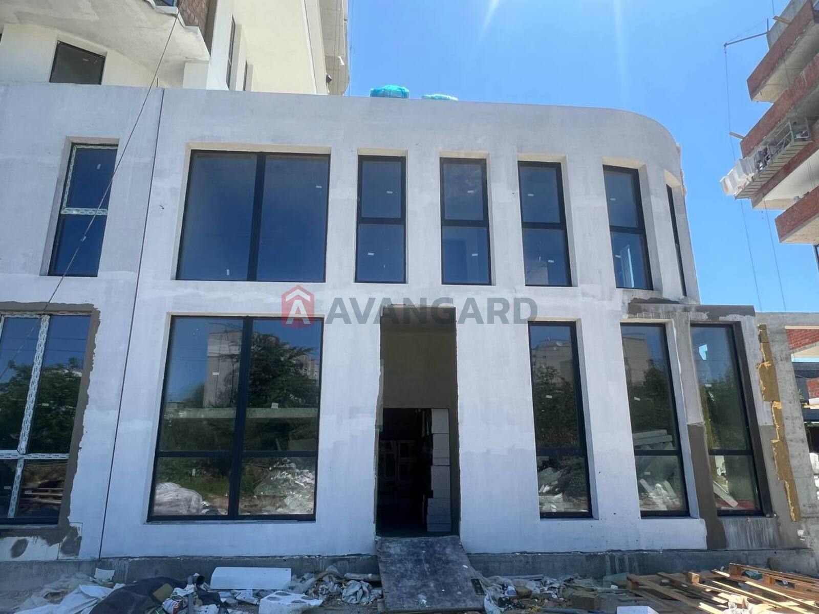 Комерція 258 м&#178; у ЖК Five Address (Сихів), фасад, два поверхи