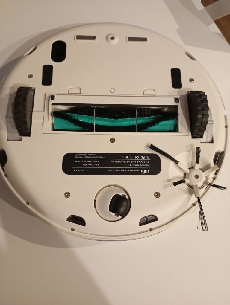 Robot odkurzający myjący Trifo Max Pet