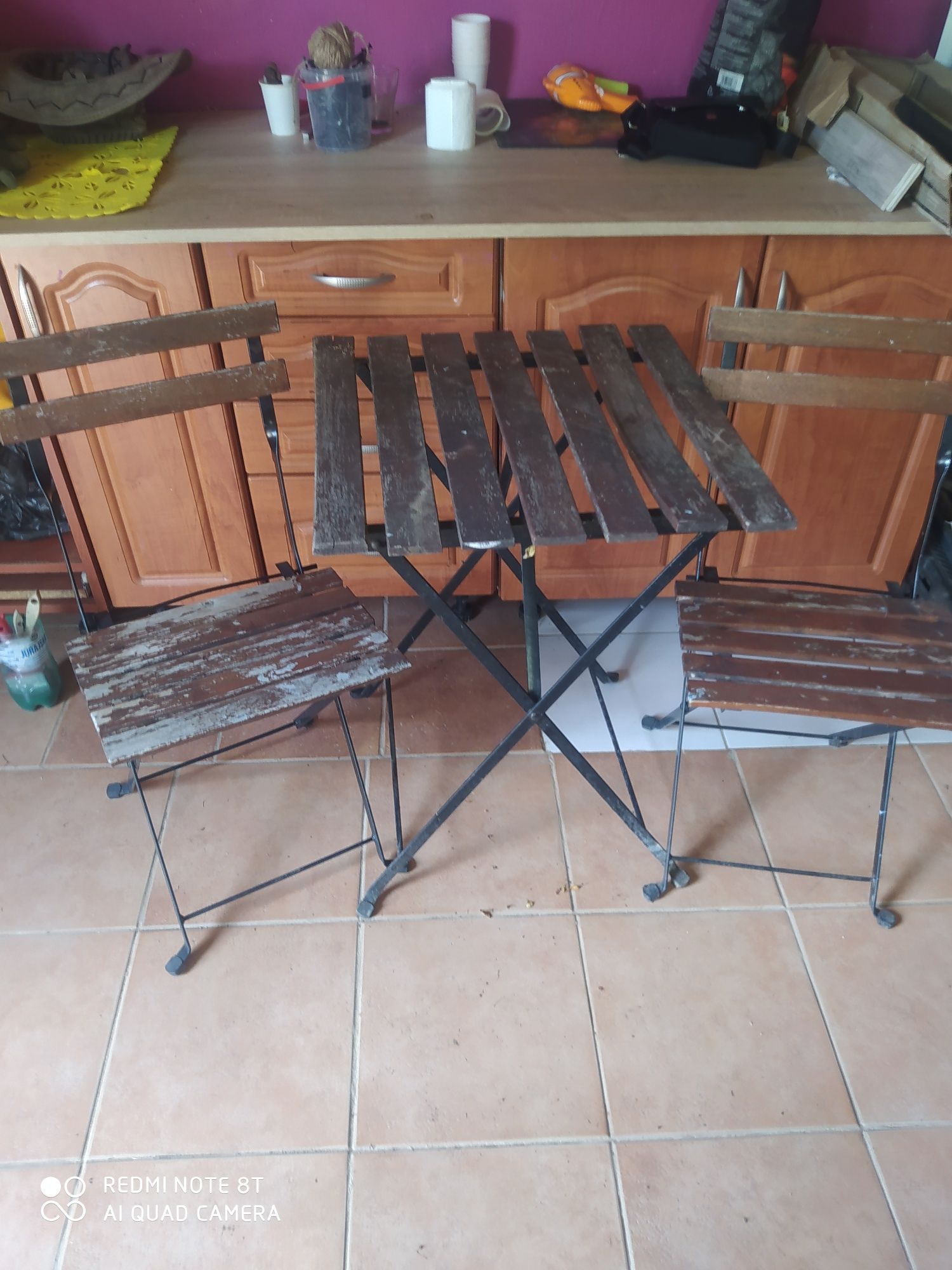 Stół i dwa krzesła polecam