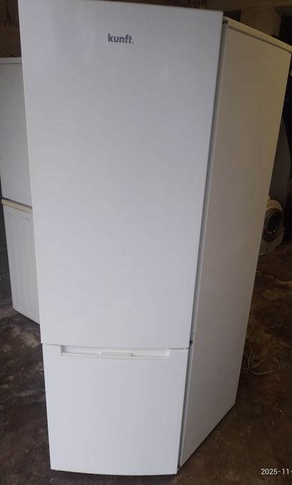 Frigorífico Kunft Combinado a funcionar perfeitamente