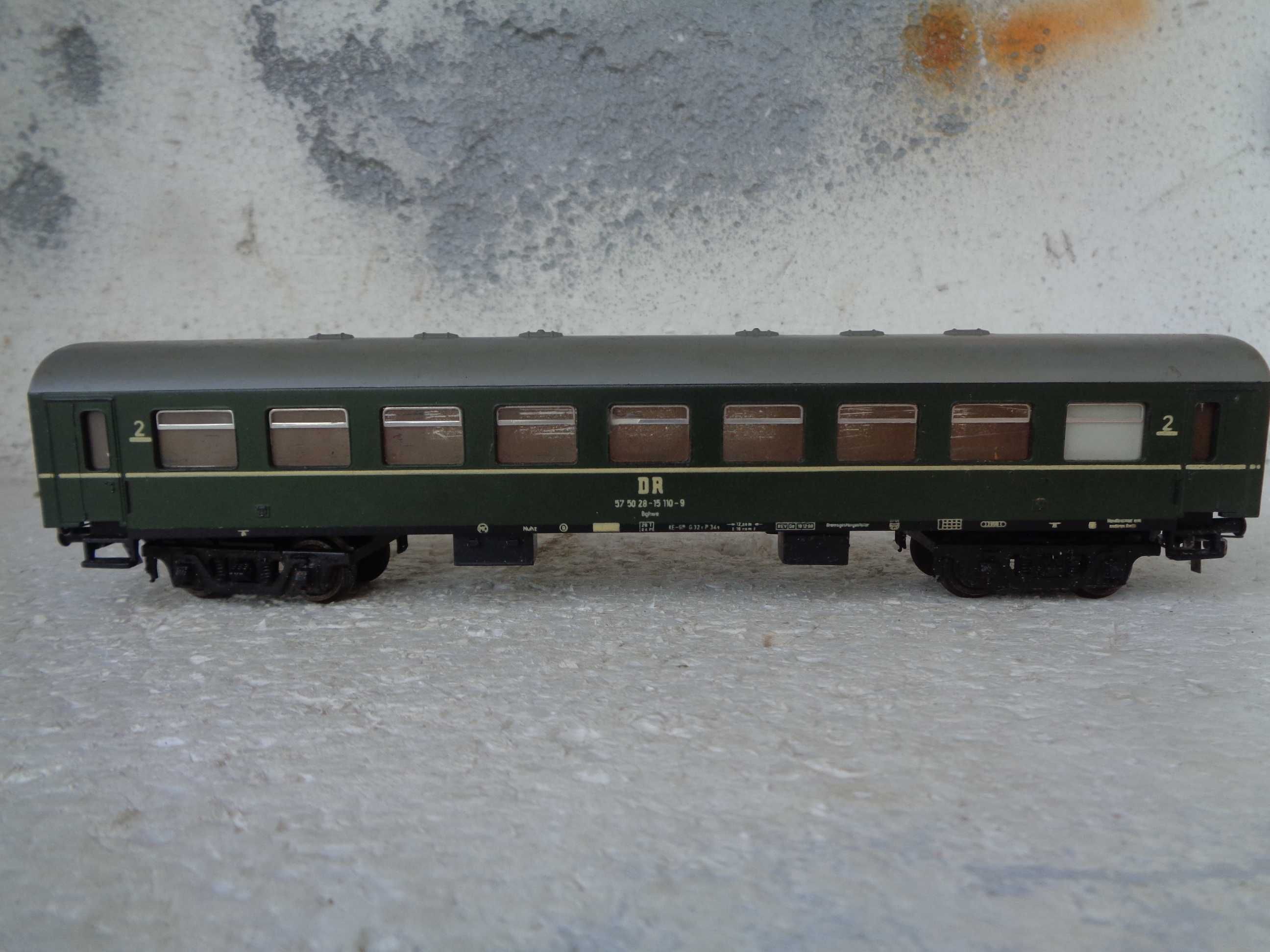 1:87 PIKO Carruagem passageiros da DR 2ª classe