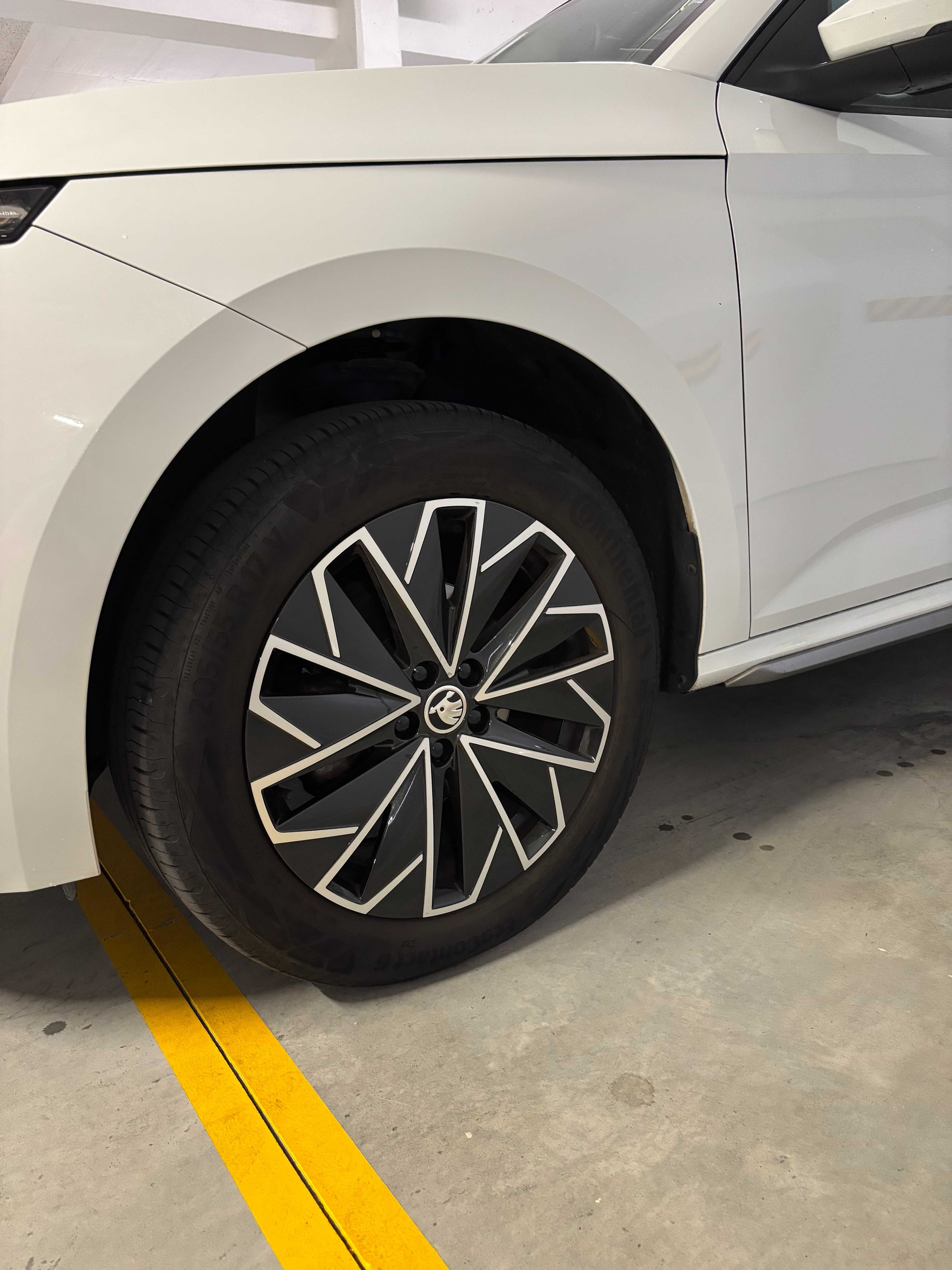 Skoda Kamiq 1.0 TSI Ambition DSG Caixa automática e com full extras