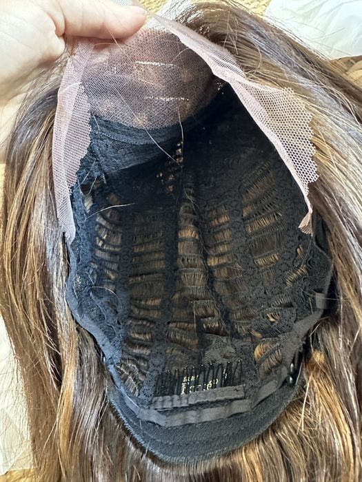 Peruka naturlany braz 100% wlosy ludzkie z delikatnymi pasemkami