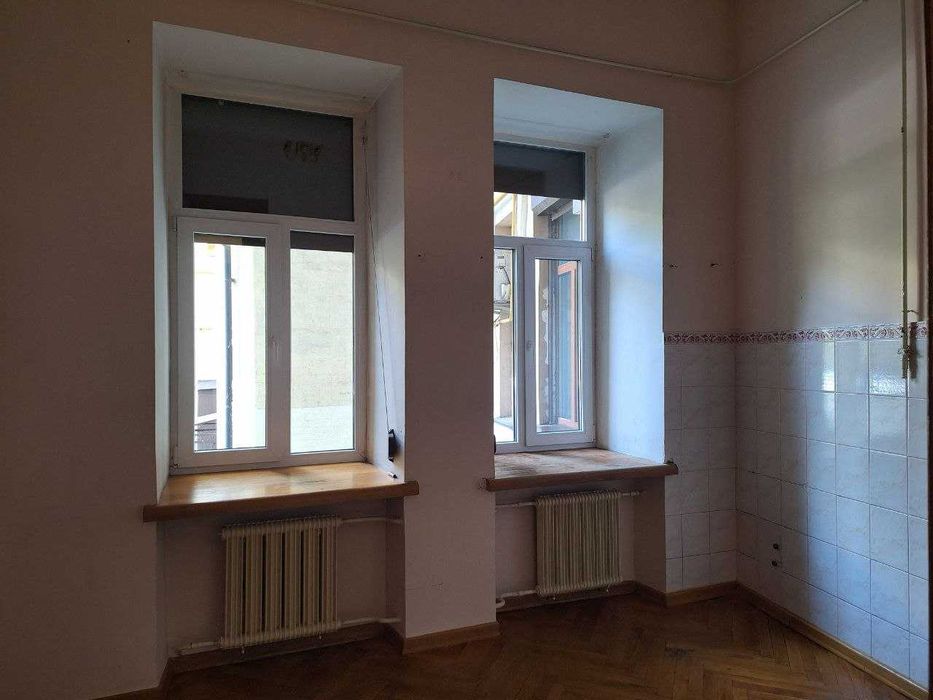 Інститутська, б.13/4, 44 кв м.Світло ЗАВЖДИ! Царський будинок 15000грн