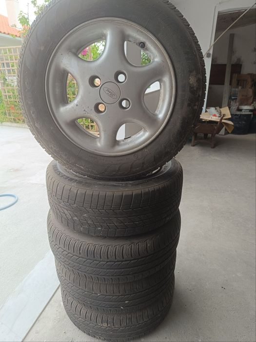 Jantes Ford com pneus