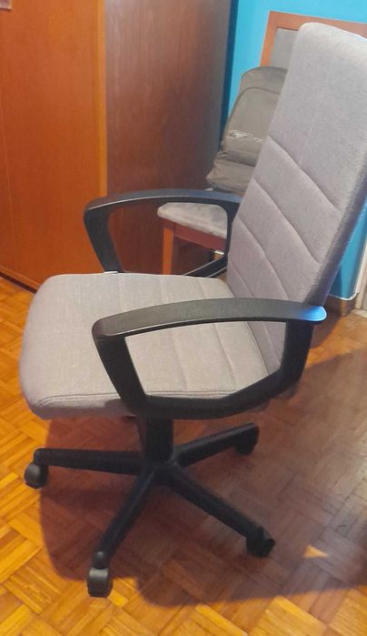 Cadeira escritório rotativa