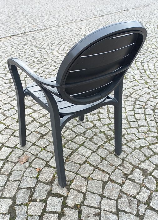 Krzesła ogrodowe antracyt ogródki restauracje kawiarnie