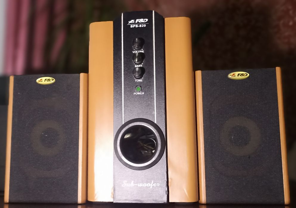 Система 2.1 . F&D SPS-820 (38W)