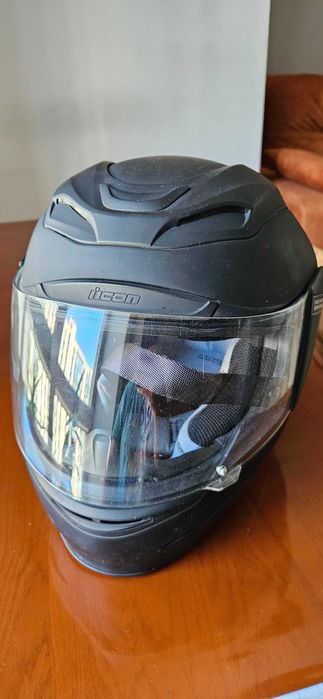 Мото шлем бу в отличном состоянии.(нового)