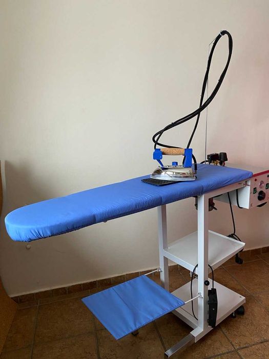 Stół prasowalniczy COMELUX MAXI C + Żelazko i stopa przeciwpołyskowa