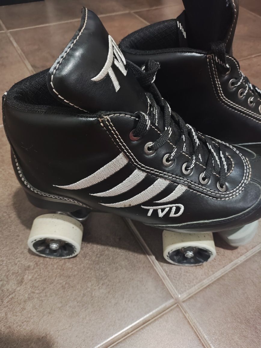 Patins TVD com pouco uso- número 42