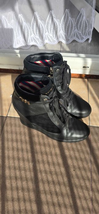 Buty sneakersy koturny tommy hilfiger 40