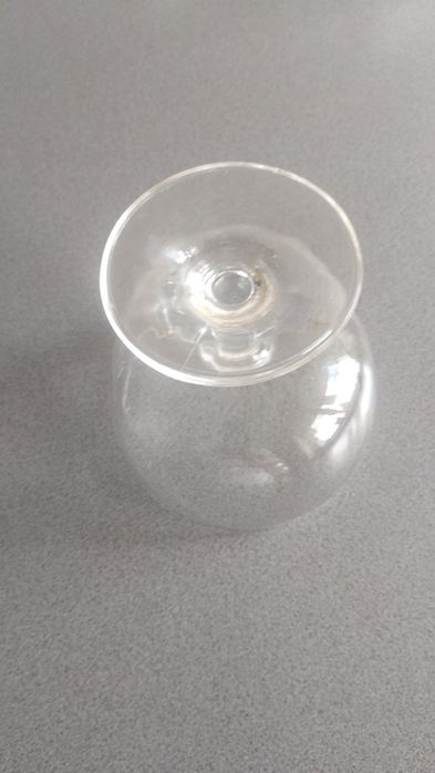 Pucharki szklane do lodów deserów.