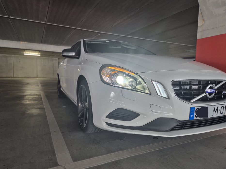 Carrinha volvo v60 r design