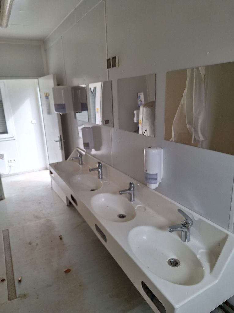 Kontener sanitarny budowlany socjalny Containex Prysznicowy 6x2.5m
