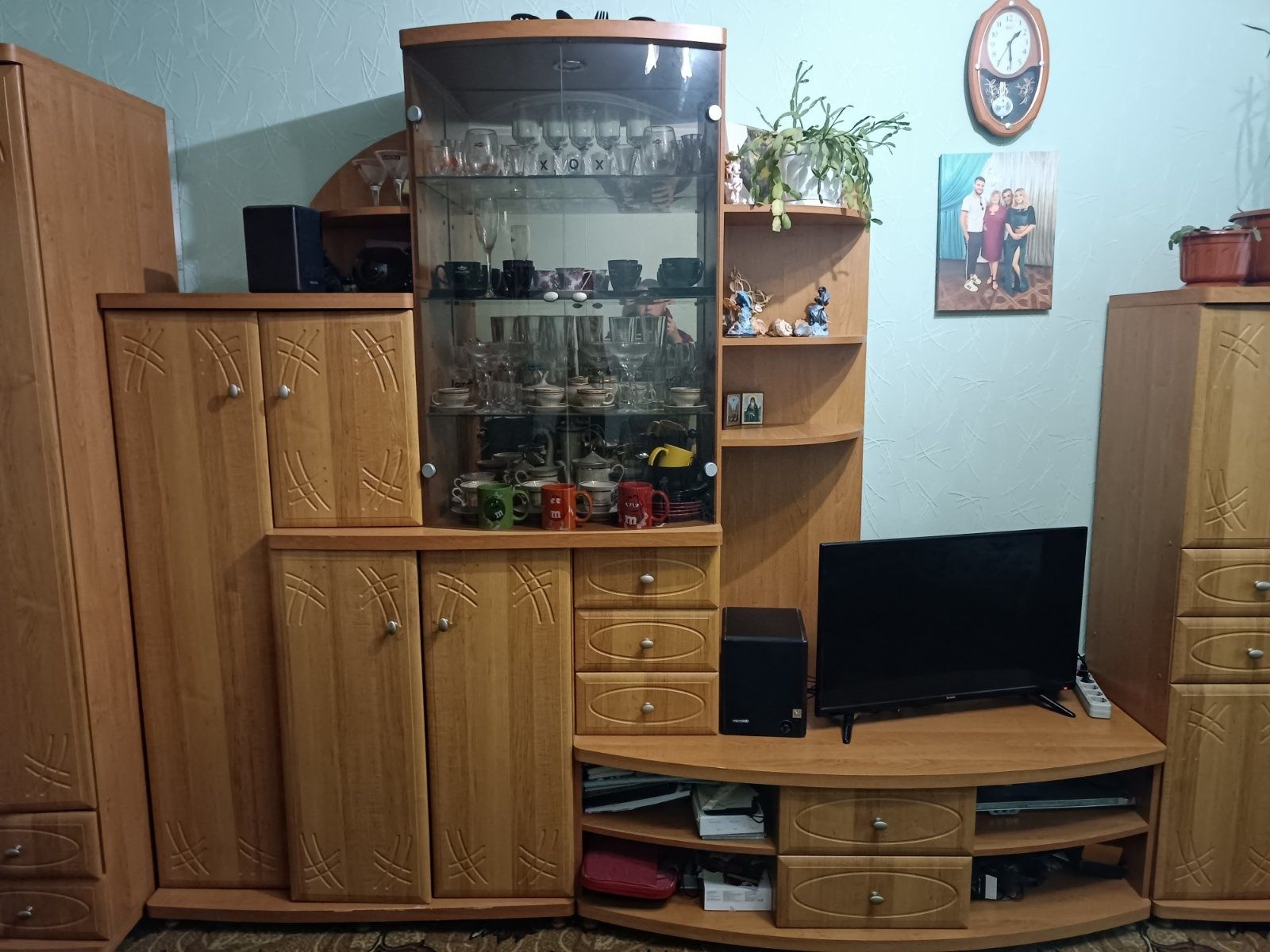 Стінка у вітальню