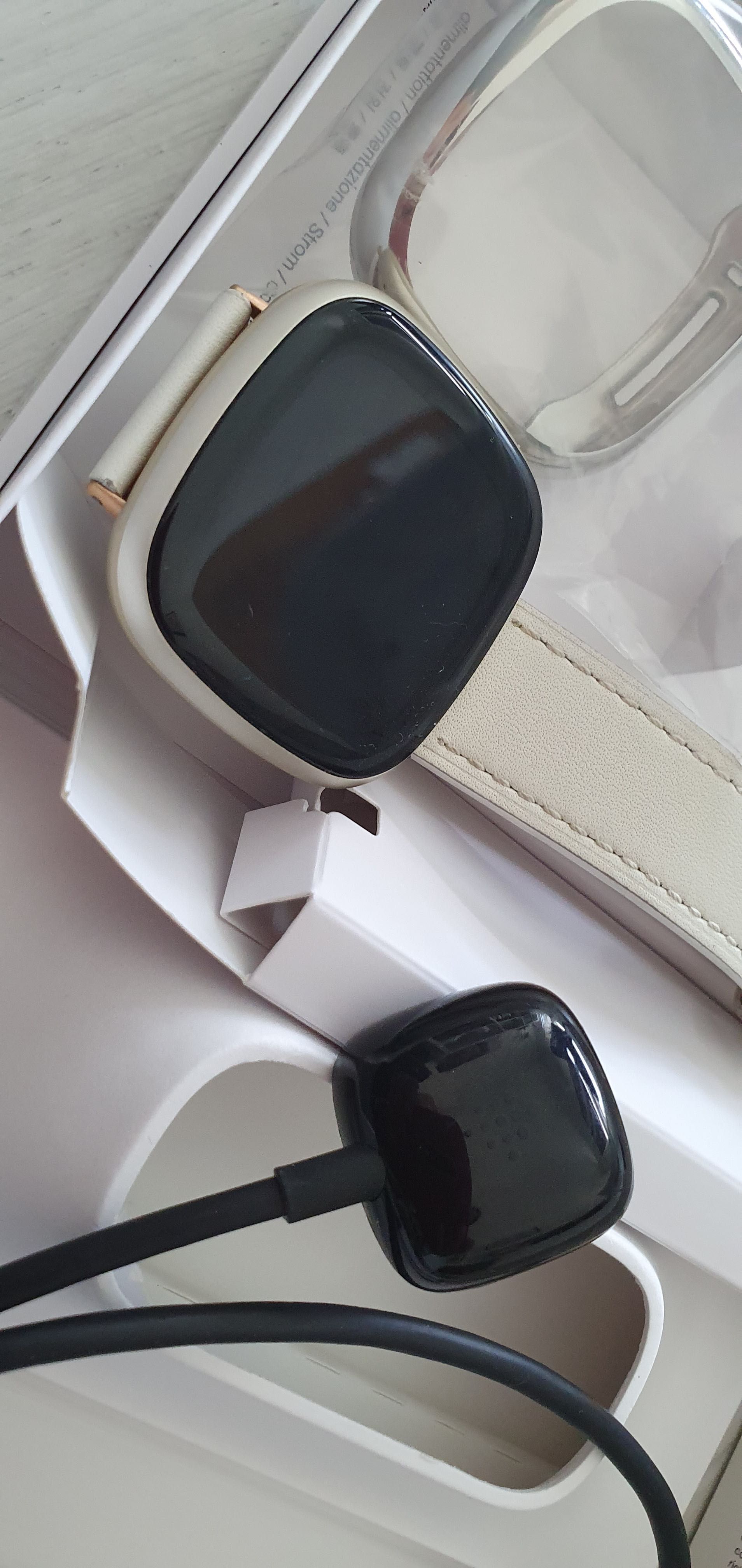 Fitbit Versa 3 como novo com capas e braceletes