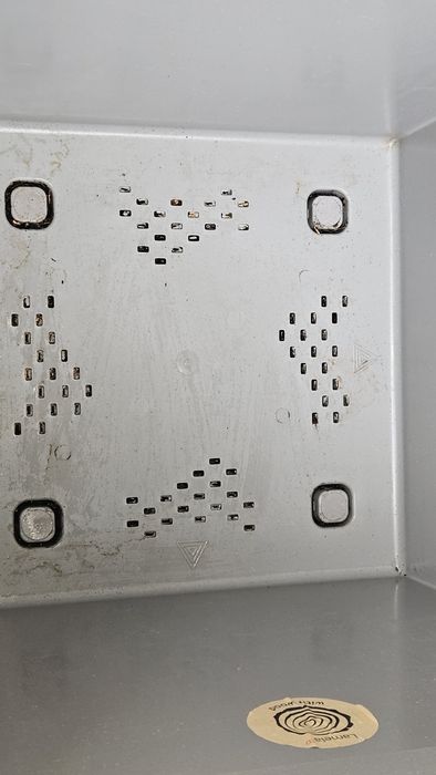 Donica na kółkach 40x40 wys 45 cm faktura drewna korek spustowy