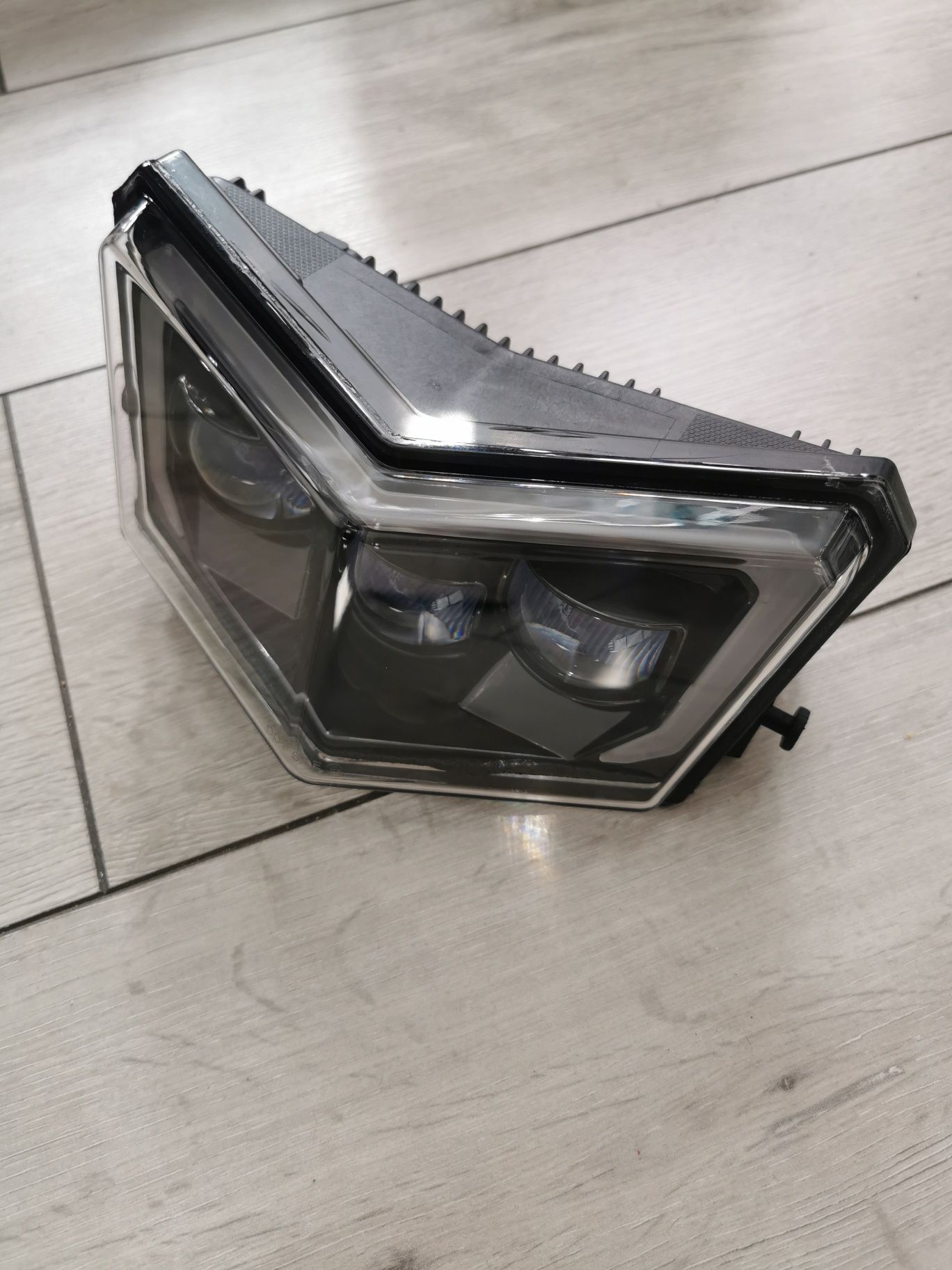 Polaris sportsman lampa reflektor centralna led szperacz ring