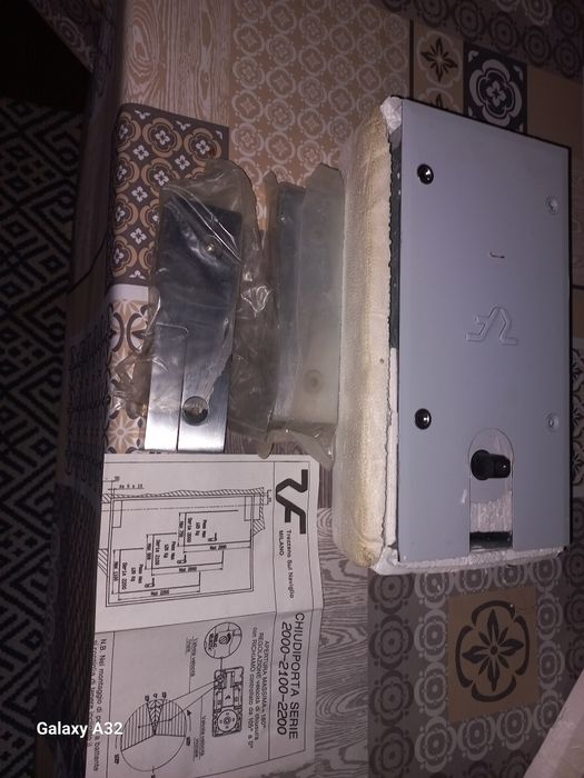 Portas de vidro, molas de pavimento