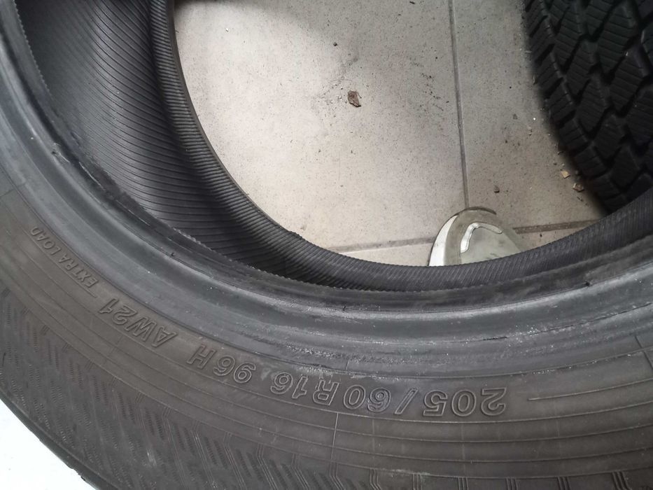 Opony całoroczne  205/60 R16 Yokohama 4x7,5mn