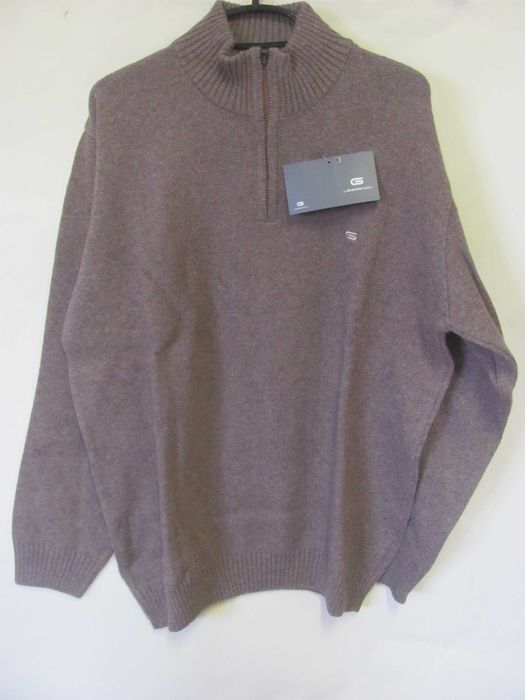 Magníficos e apelativos sweaters vintage, novos, com etiquetas.