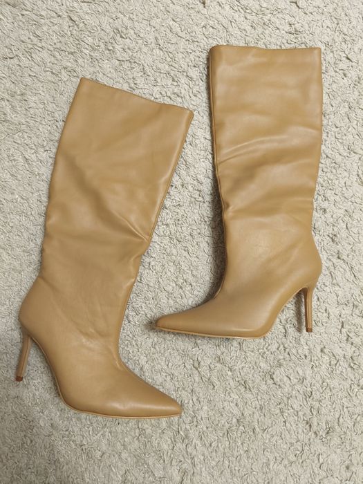 Чоботи високі нові 38