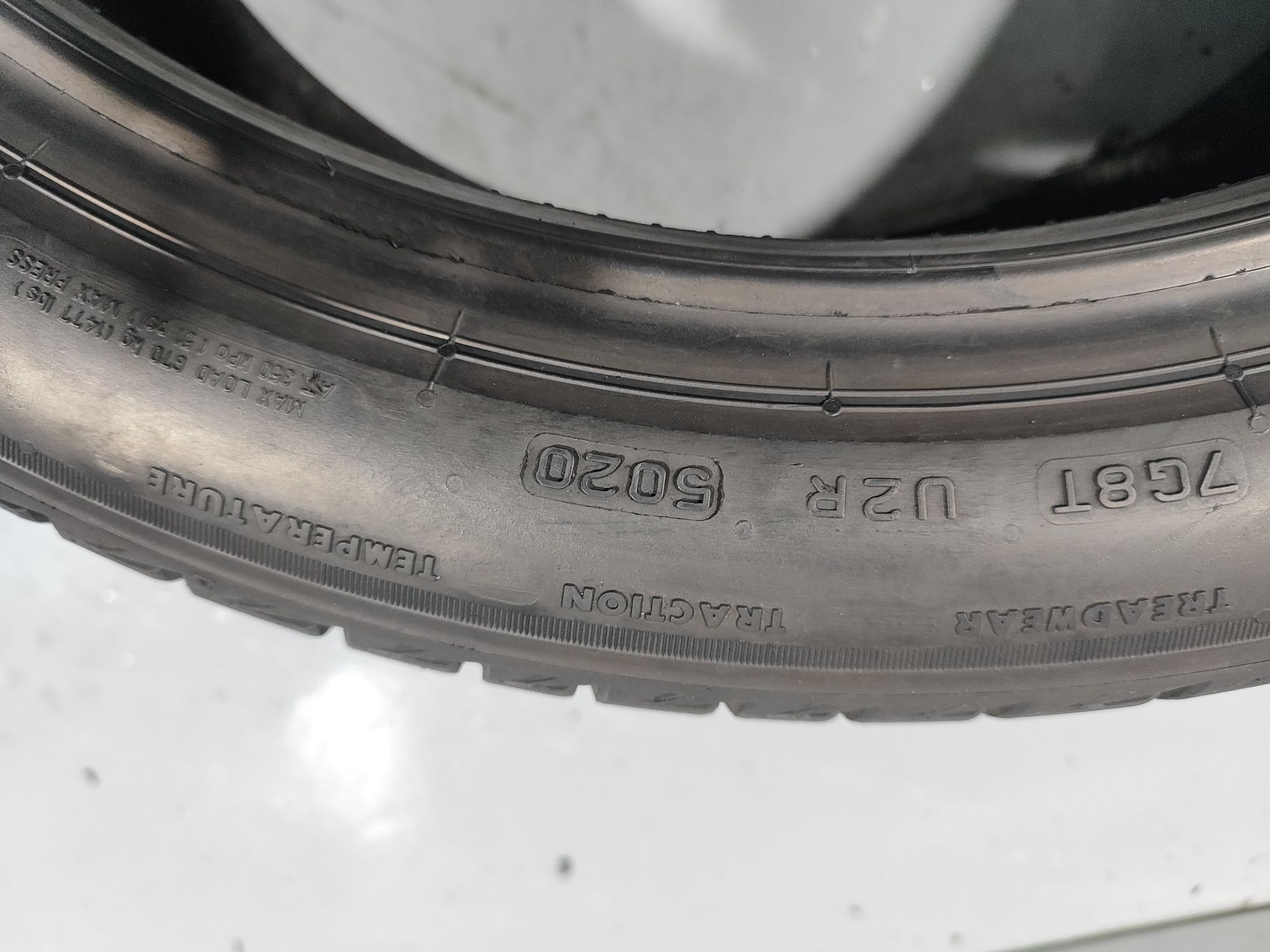 4  pneus Semi novos 245-40R19 Bridgestone - Oferta dos Portes