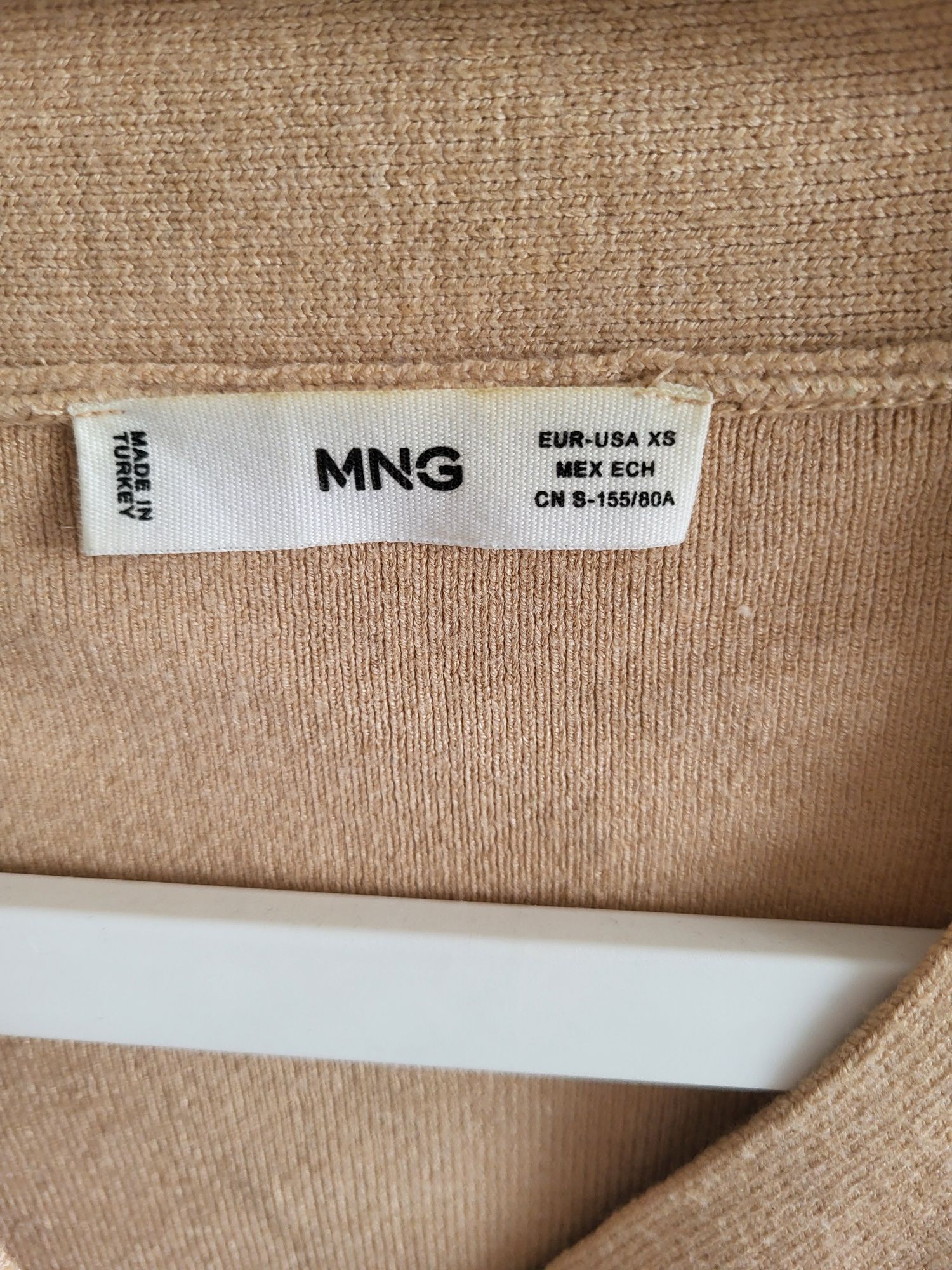 Sweter Mango z dzianiny